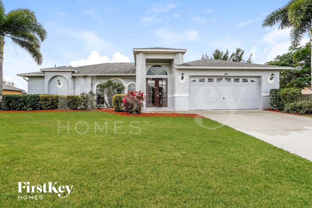 2836 SW 35th Ln in Cape Coral, FL - Foto de edificio