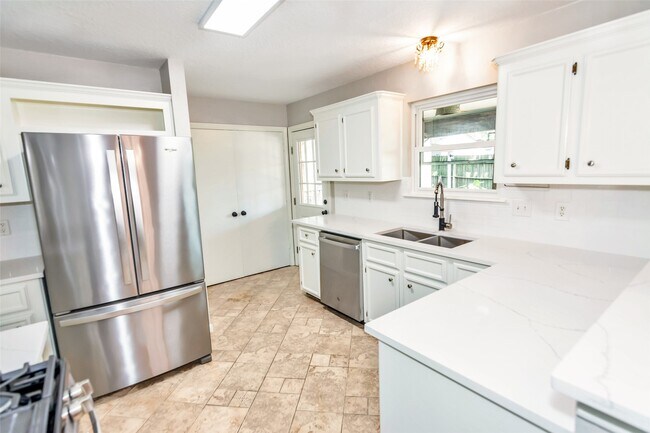 200 Doncaster in Conroe, TX - Building Photo - Building Photo