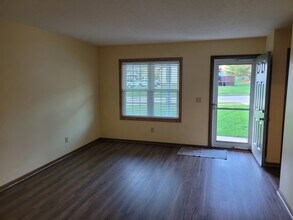 890 Postiy St NW in North Canton, OH - Building Photo - Building Photo
