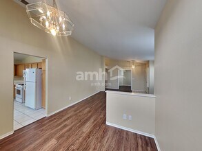 1812 Sierra Valley Way in Las Vegas, NV - Building Photo - Building Photo