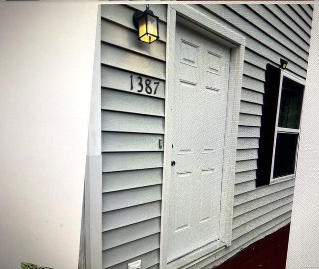 property at 1387 Quinnipiac Ave