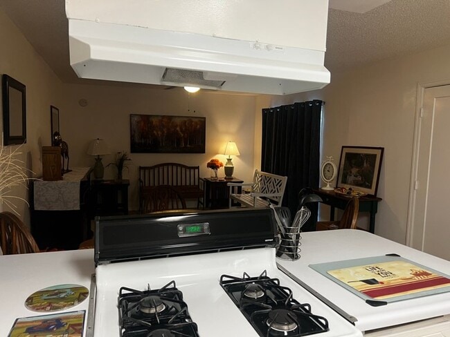 3 S County Center Dr in Visalia, CA - Building Photo - Building Photo