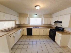 18915 Oak Bower Dr in Humble, TX - Building Photo - Building Photo