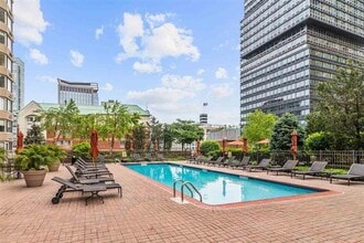 1 2nd St, Unit 1808 in Jersey City, NJ - Foto de edificio - Building Photo