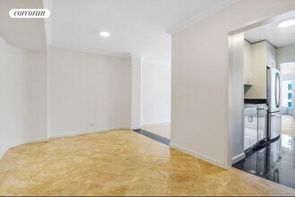 200 Central Park S in New York, NY - Building Photo - Building Photo