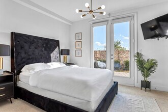 4128 Willowbend Blvd in Houston, TX - Foto de edificio - Building Photo