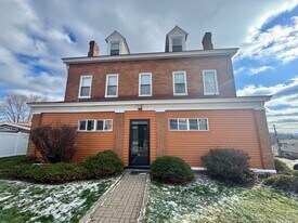 4451 Highridge St in Pittsburgh, PA - Building Photo