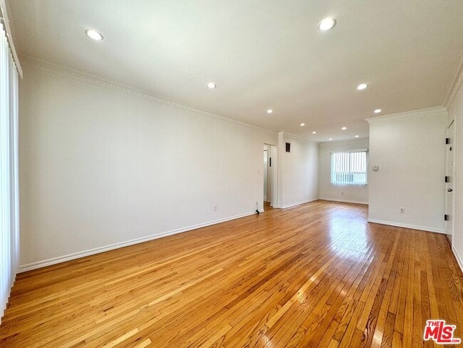 1233 N Harper Ave in West Hollywood, CA - Building Photo - Building Photo