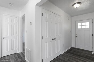 19 Tie Run Rd in Martinsburg, WV - Building Photo - Building Photo