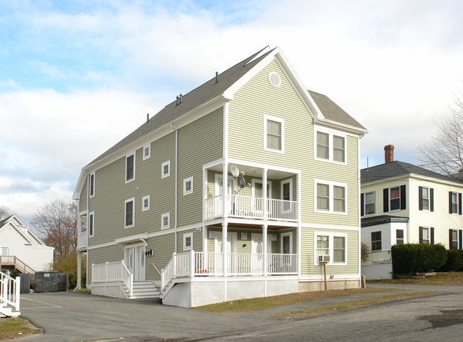 15 North St in Westbrook, ME - Foto de edificio - Building Photo