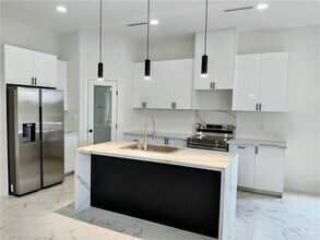 2409 N Woody St in Edinburg, TX - Building Photo - Building Photo