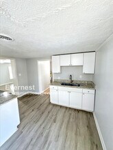 908 Davis St in Monroe, GA - Building Photo - Building Photo