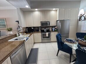 31 Harbour Isle Dr W in Fort Pierce, FL - Building Photo - Building Photo
