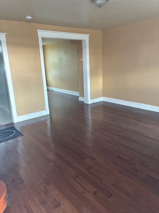 2710 W Franklin St in Baltimore, MD - Building Photo - Building Photo