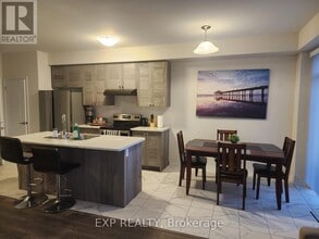 8317 Mulberry Dr in Niagara Falls, ON - Building Photo - Building Photo
