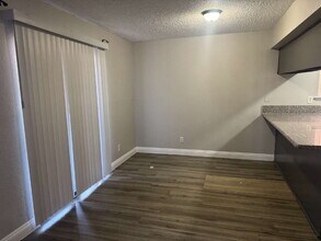 6925 Hopkins Dr in Las Vegas, NV - Building Photo - Building Photo