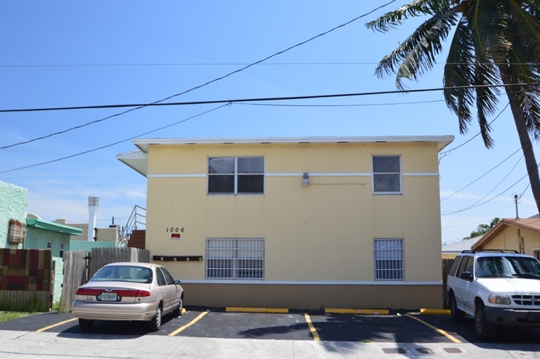 1006 10th St in West Palm Beach, FL - Building Photo