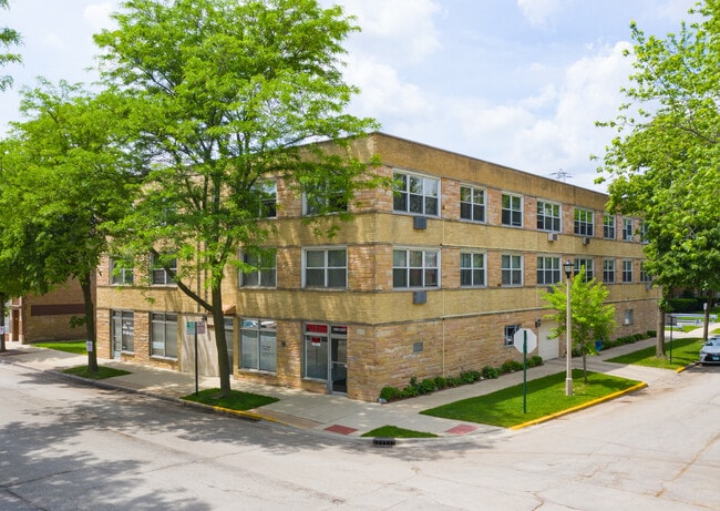 8820-8824 Bronx Ave in Skokie, IL - Foto de edificio - Building Photo