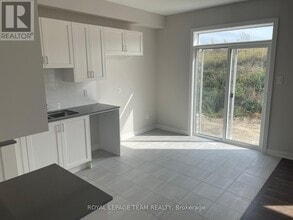 724 Eminence St in Ottawa, ON - Building Photo - Building Photo