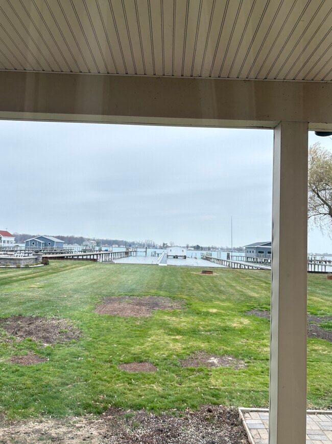 5221 Pointe Tremble Rd in Algonac, MI - Building Photo - Building Photo