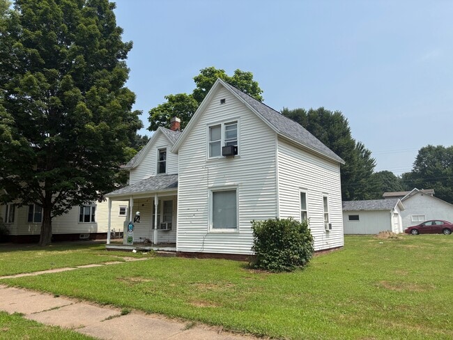 property at 1620 6th St E