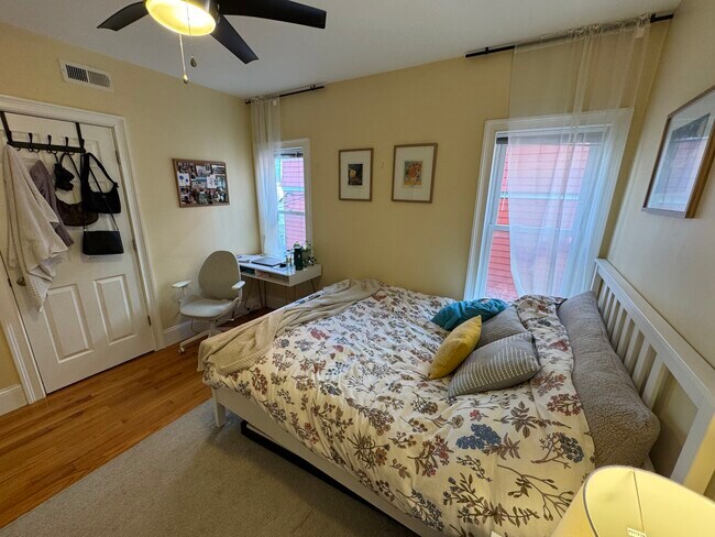 30 Cambridge Ter, Unit 2 in Cambridge, MA - Building Photo - Building Photo