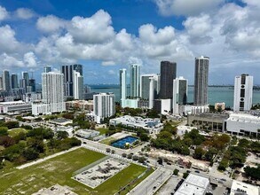 1600 NE 1st Ave, Unit 2902 in Miami, FL - Foto de edificio - Building Photo