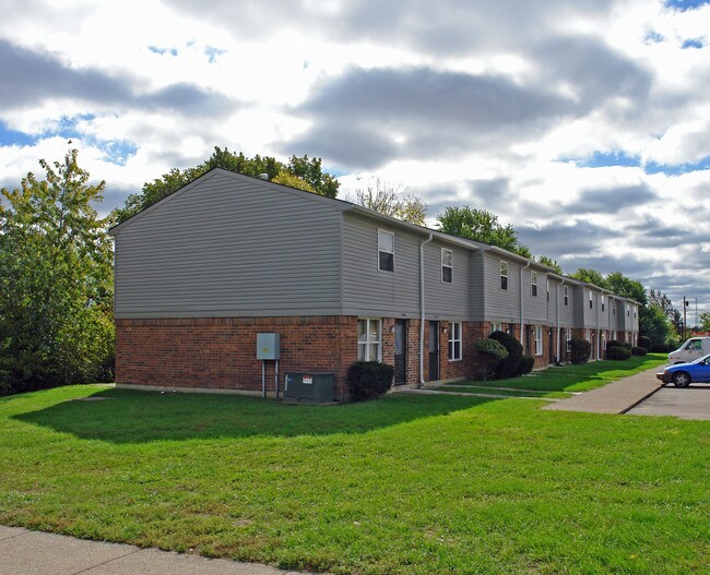 Hoover Place in Dayton, OH - Foto de edificio - Building Photo