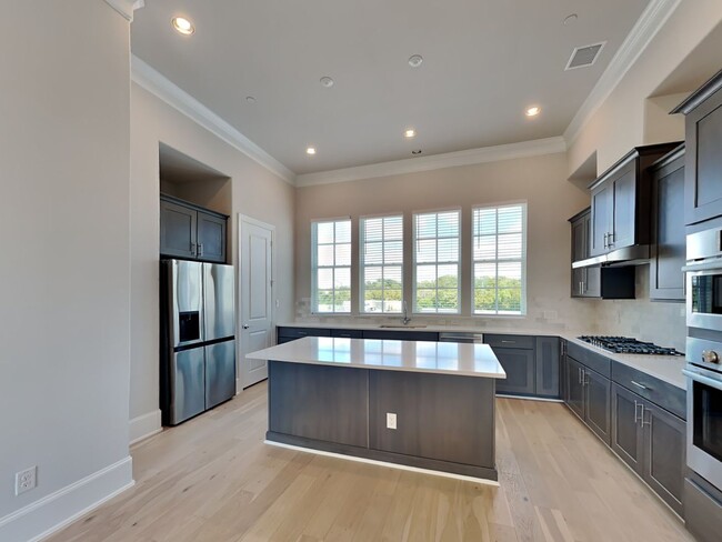 5439 Tomlinson Dr in Irving, TX - Foto de edificio - Building Photo