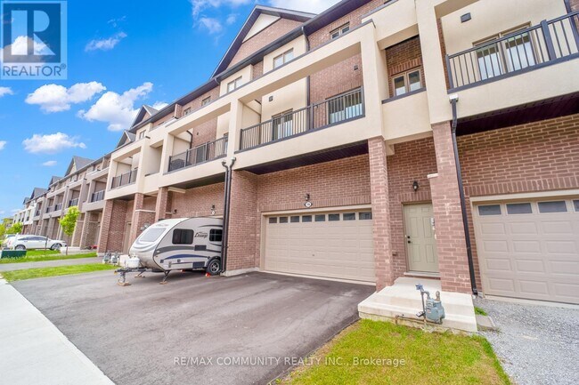 16 Alan Williams Trl in Uxbridge, ON - Building Photo - Building Photo