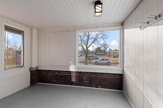 5009 N 2nd St, Unit 5009 N 2nd St Lower in Loves Park, IL - Building Photo - Building Photo