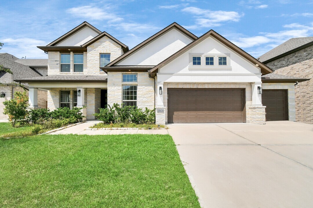 28011 Withers Dr in Spring, TX - Building Photo