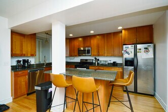 2554 W Augusta Blvd in Chicago, IL - Building Photo - Building Photo