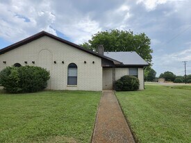 1418 Chapel Downs in Waco, TX - Building Photo