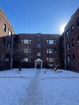 109 E 68th St in Chicago, IL - Building Photo