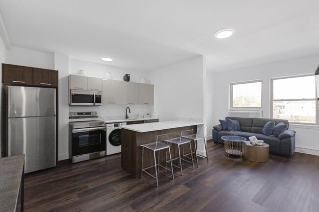 property at 1555 W Hollywood Ave