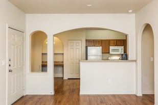 Woodlawn Ranch Apartments in San Antonio, TX - Building Photo