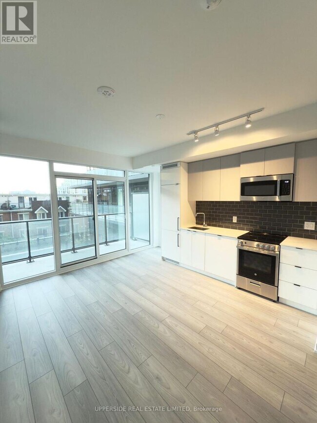 285 Dufferin St in Toronto, ON - Building Photo - Building Photo