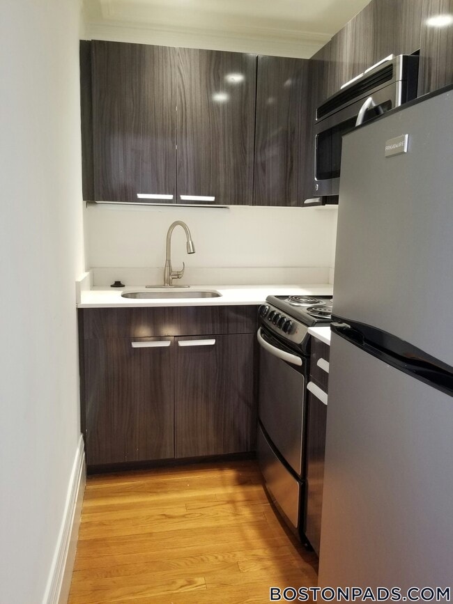 254 Newbury St