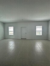 5876 Meditation Dr in Clermont, FL - Foto de edificio - Building Photo