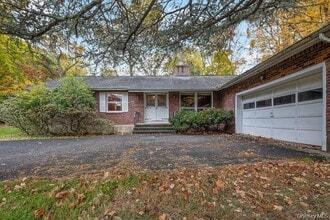 5 Steinway Ct in Suffern, NY - Building Photo - Building Photo