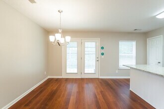 417 Autumn Creek Dr in Dallas, GA - Foto de edificio - Building Photo