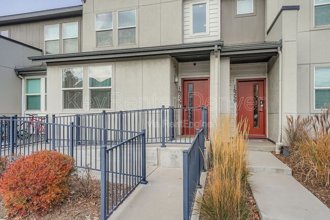 16259 E Elk Dr in Denver, CO - Foto de edificio - Building Photo