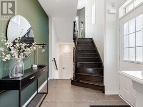 171 Wolf Creek Crescent in Vaughan, ON - Building Photo - Building Photo