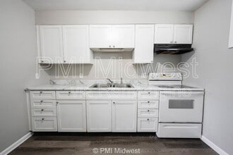 7046 US-36 in Avon, IN - Foto de edificio - Building Photo