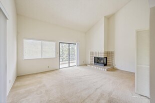 4685 Albany Cir in San Jose, CA - Building Photo