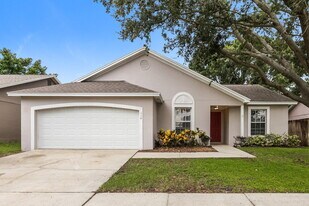 119 Lookout Dr in Apollo Beach, FL - Building Photo