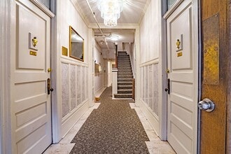 Alexander Apartments in Seattle, WA - Foto de edificio - Interior Photo