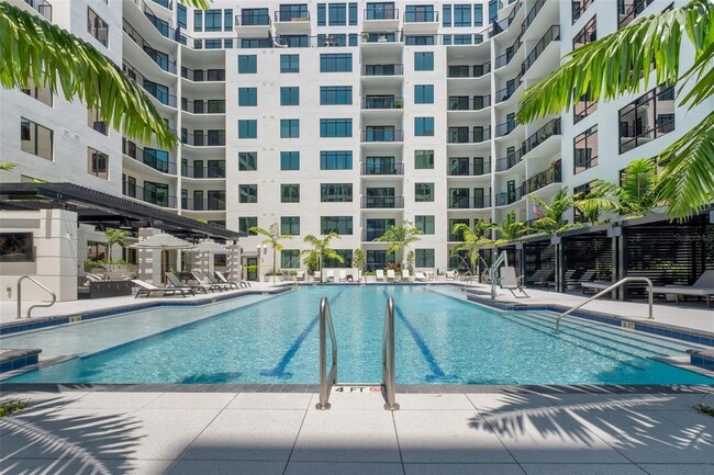 1991 Main St, Unit Links - B6 in Sarasota, FL - Building Photo - Building Photo