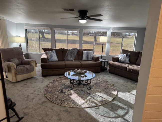 property at 10022 W Lakeview Cir N